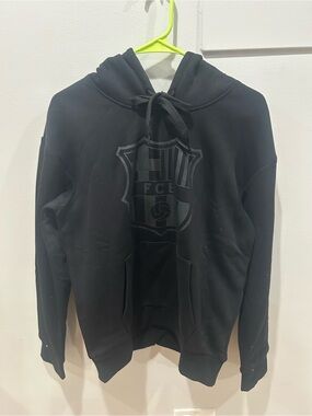 NWOT FC Barcelona Pullover Official Medium Blackout Soccer Hoodie Sweatshirt Men